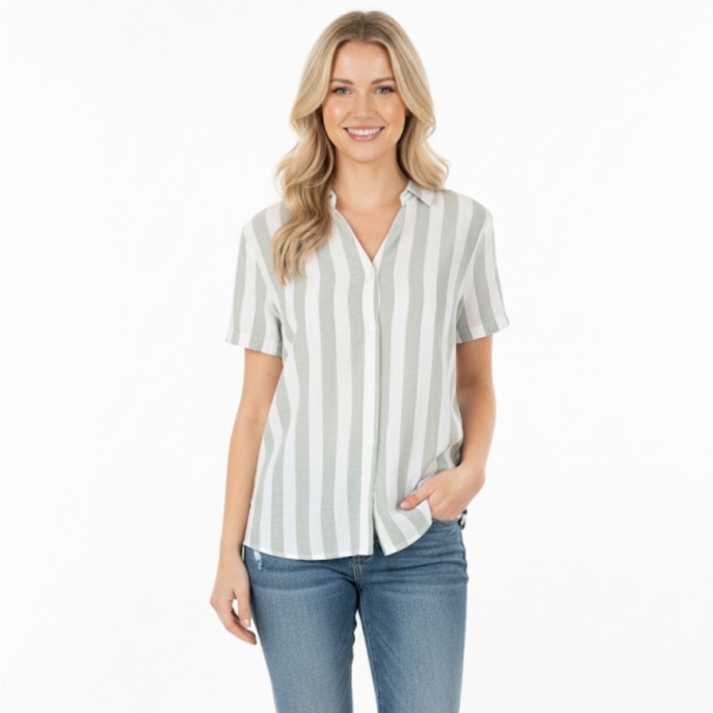 EXPRESS striped men’s button down shirt size medium